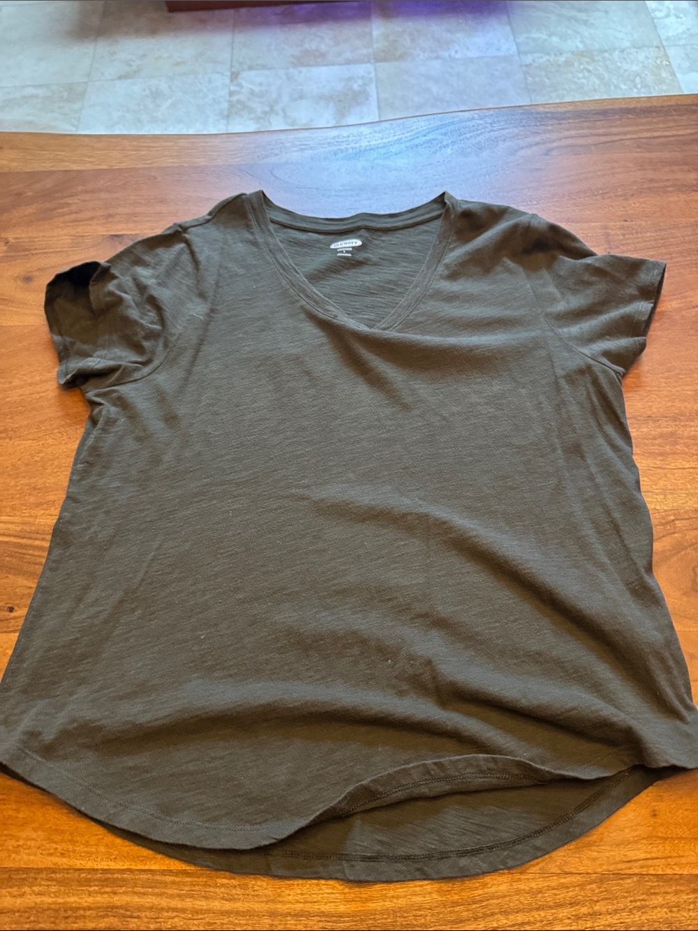Old Navy V-Neck Women's Tee Lot (11) - Picture 9 of 9